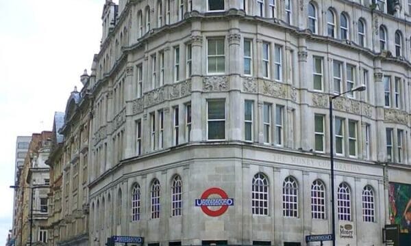 Outside view of the entrance to Knightsbridge Underground Station